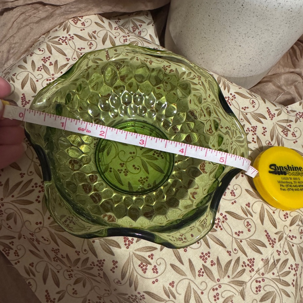 MCM Green Glass Decorative Bowl - Picture 4 of 4